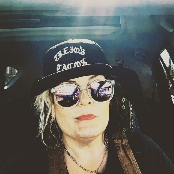 Meet your Posher, Jill - Picture 2 of 2